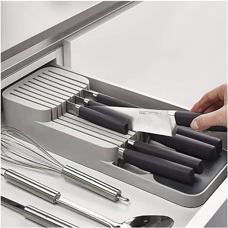 Kitchen cutlery organizer